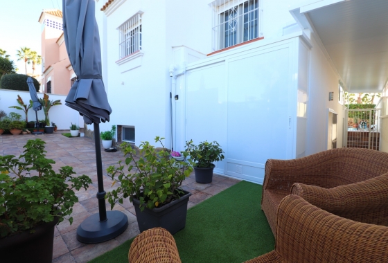 Rynek wtórny - Villa - Orihuela Costa - Villamartin
