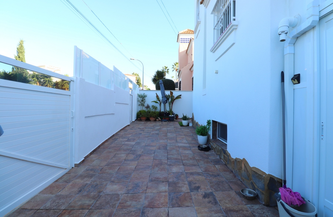 Rynek wtórny - Villa - Orihuela Costa - Villamartin