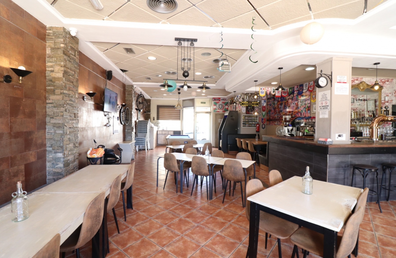 Rynek wtórny - Nieruchomość komercyjna - Formentera del Segura - Formentera - Village