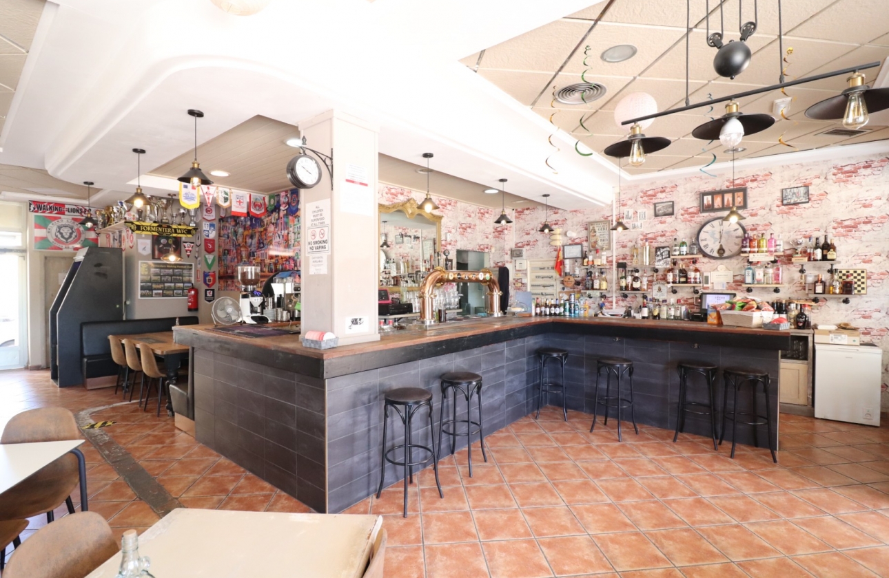 Rynek wtórny - Nieruchomość komercyjna - Formentera del Segura - Formentera - Village