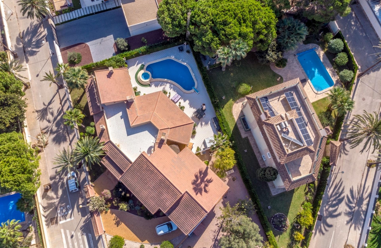Resale - Villa - Orihuela Costa - MUY CERCA DE LA PLAYA