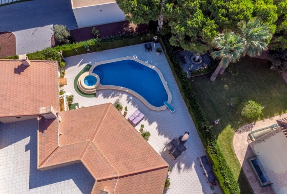 Resale - Villa - Orihuela Costa - MUY CERCA DE LA PLAYA