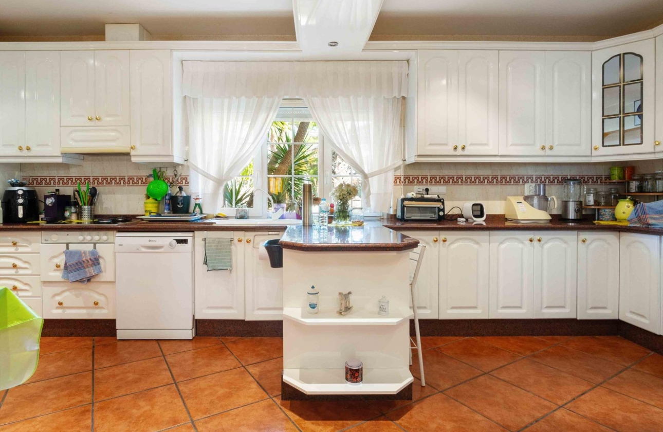 Resale - Villa - Orihuela Costa - MUY CERCA DE LA PLAYA