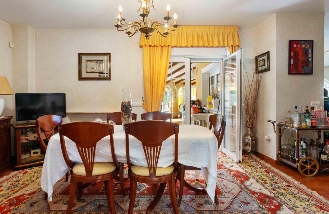 Resale - Villa - Orihuela Costa - MUY CERCA DE LA PLAYA