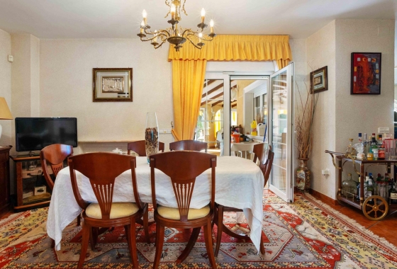 Resale - Villa - Orihuela Costa - MUY CERCA DE LA PLAYA