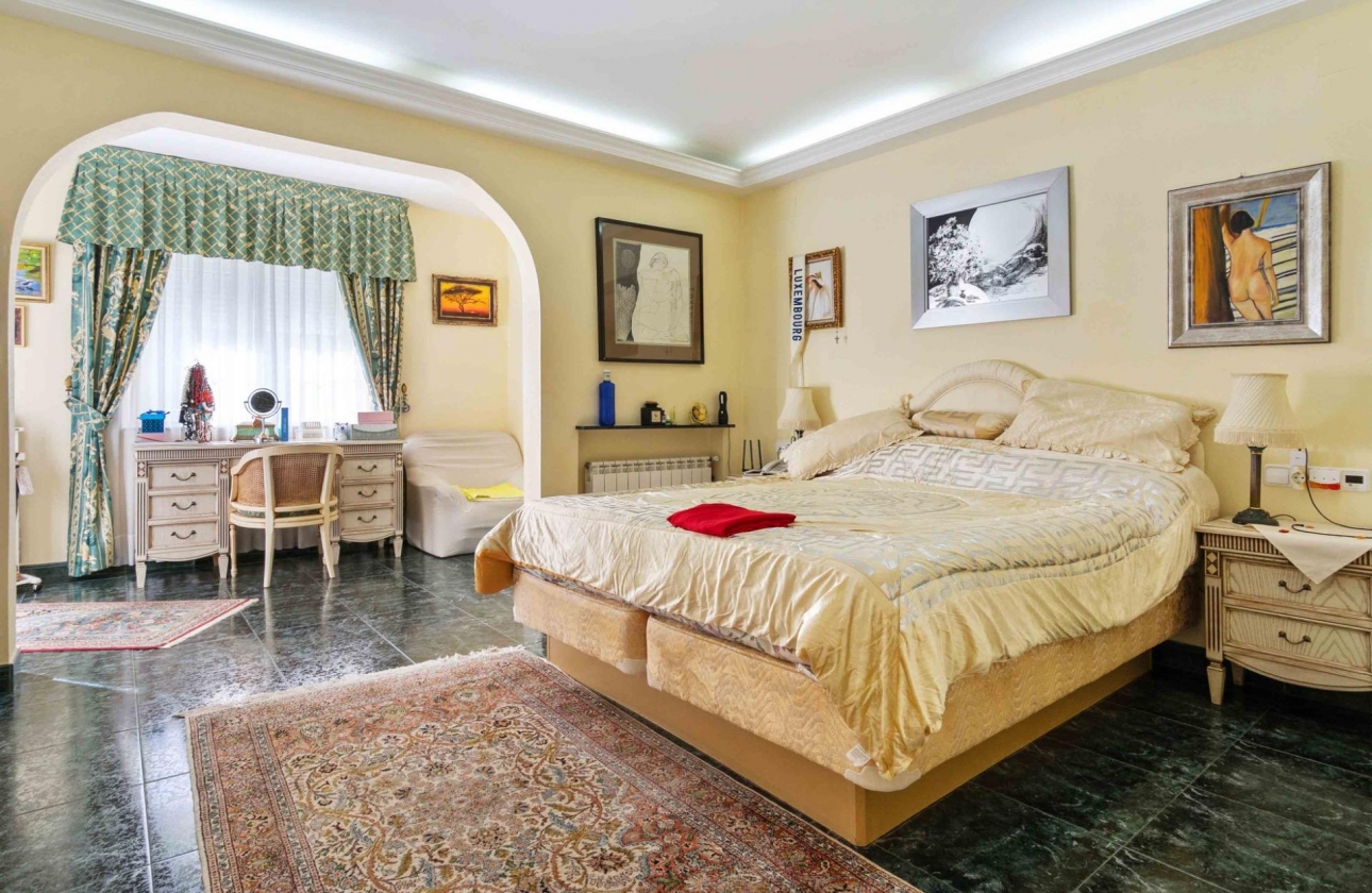 Resale - Villa - Orihuela Costa - MUY CERCA DE LA PLAYA