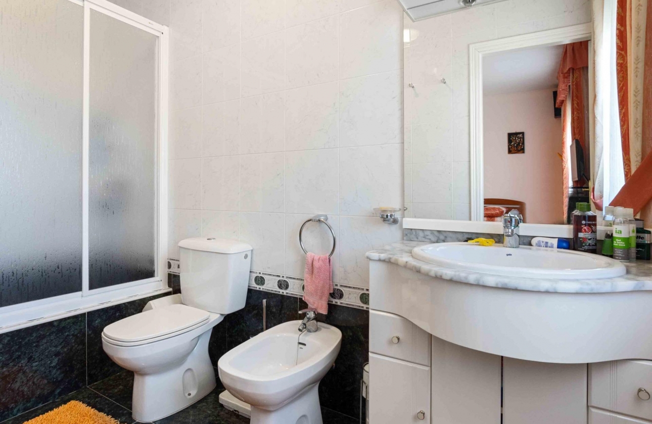 Resale - Villa - Orihuela Costa - MUY CERCA DE LA PLAYA