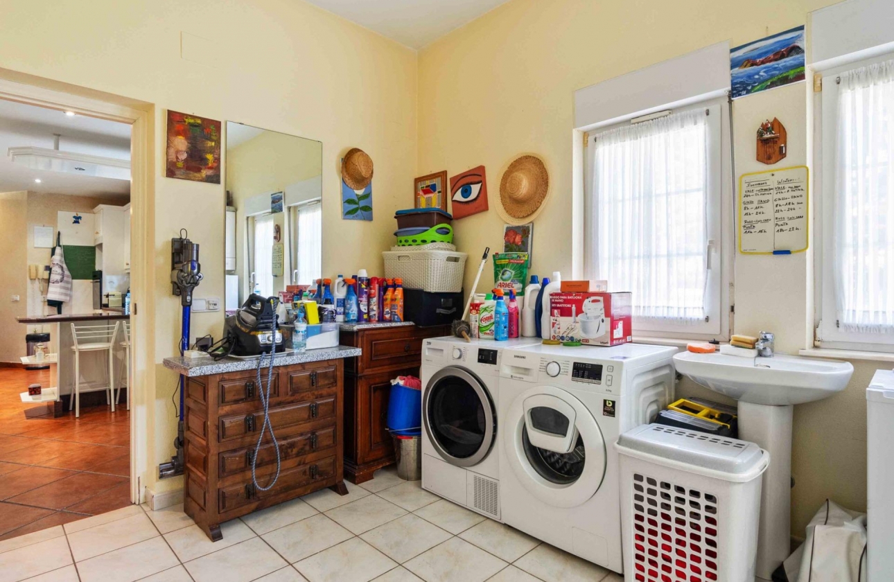 Resale - Villa - Orihuela Costa - MUY CERCA DE LA PLAYA