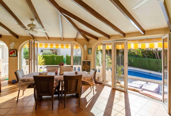 Resale - Villa - Orihuela Costa - MUY CERCA DE LA PLAYA