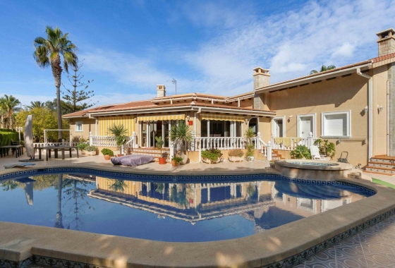 Resale - Villa - Orihuela Costa - MUY CERCA DE LA PLAYA