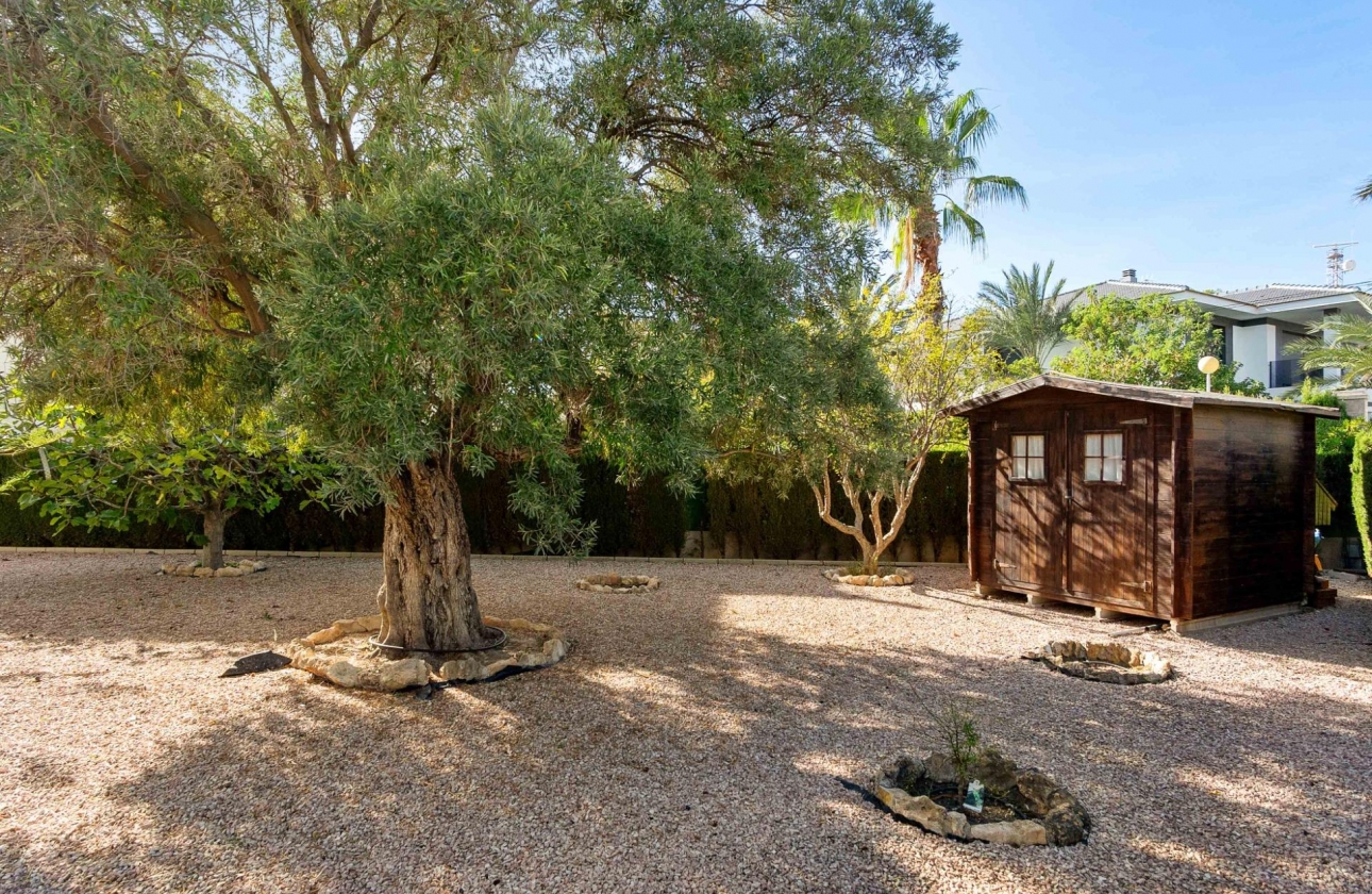 Resale - Villa - Orihuela Costa - MUY CERCA DE LA PLAYA