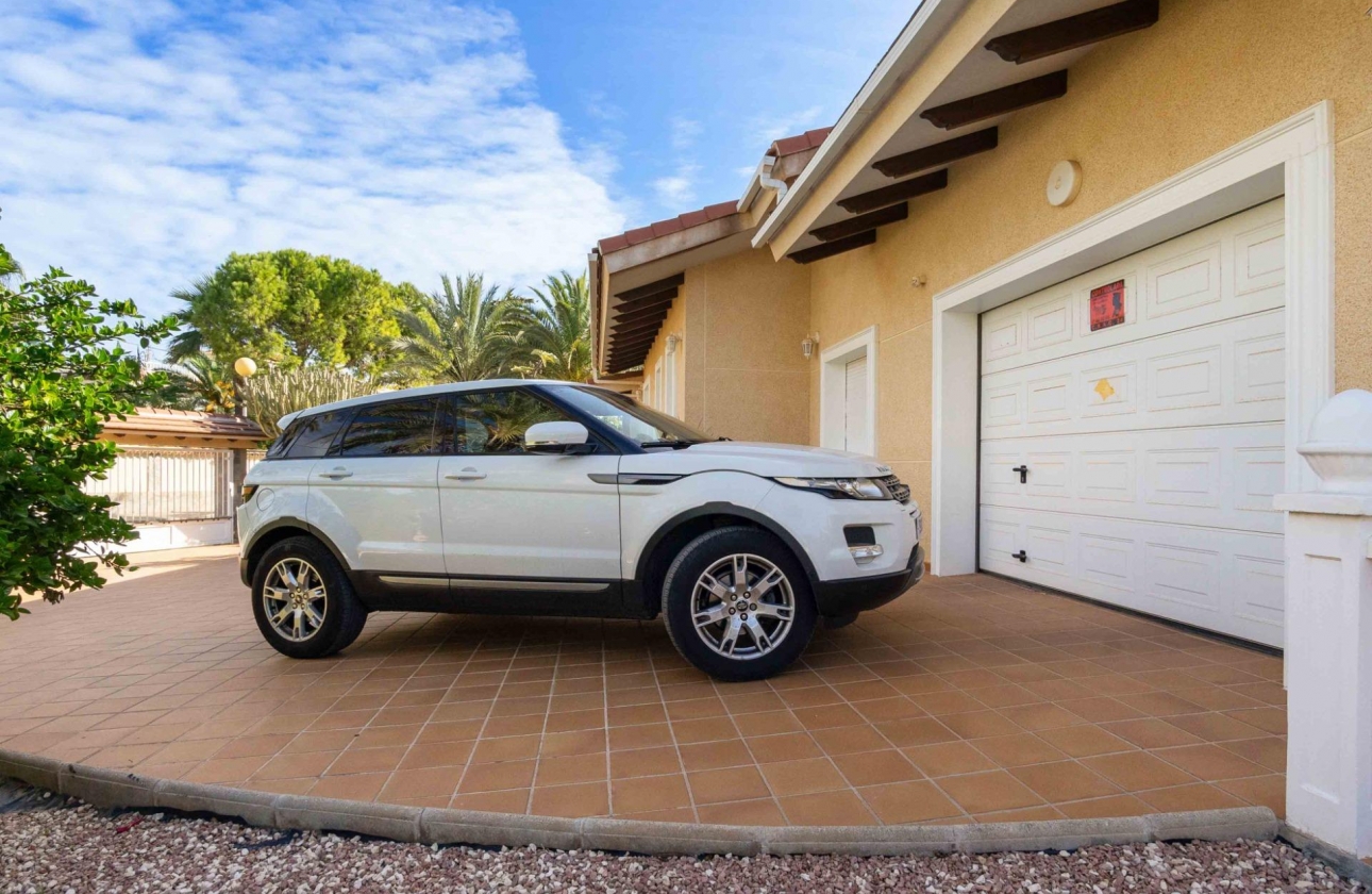 Resale - Villa - Orihuela Costa - MUY CERCA DE LA PLAYA