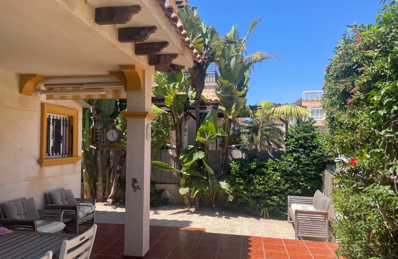 Rynek wtórny - Villa - Orihuela Costa - La Regia