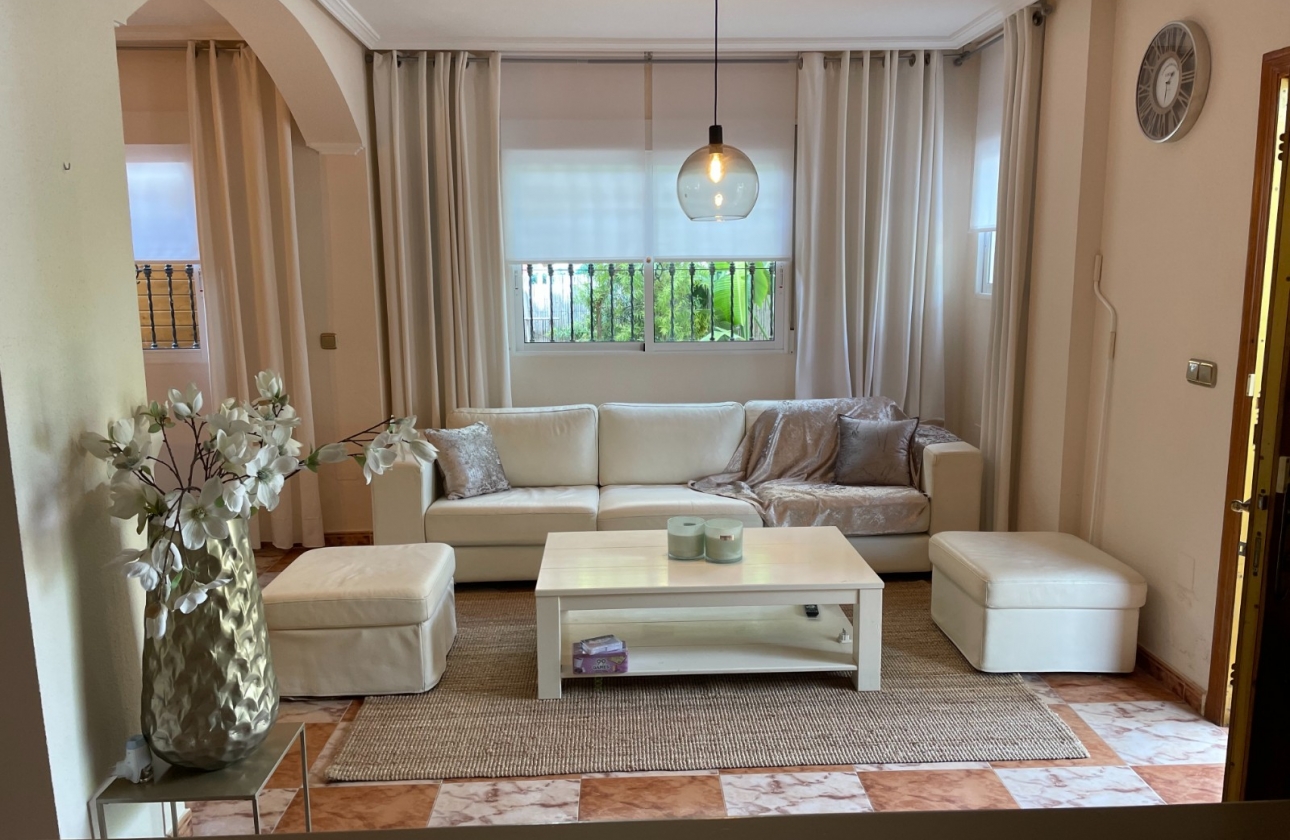 Rynek wtórny - Villa - Orihuela Costa - La Regia