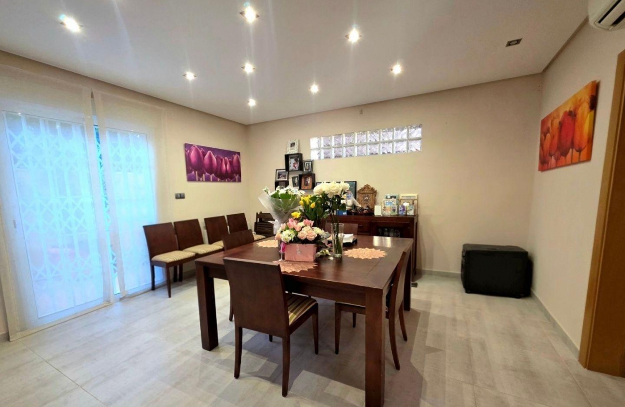 Rynek wtórny - Villa - Orihuela Costa - Campoamor