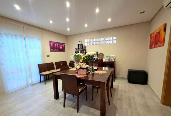 Rynek wtórny - Villa - Orihuela Costa - Campoamor