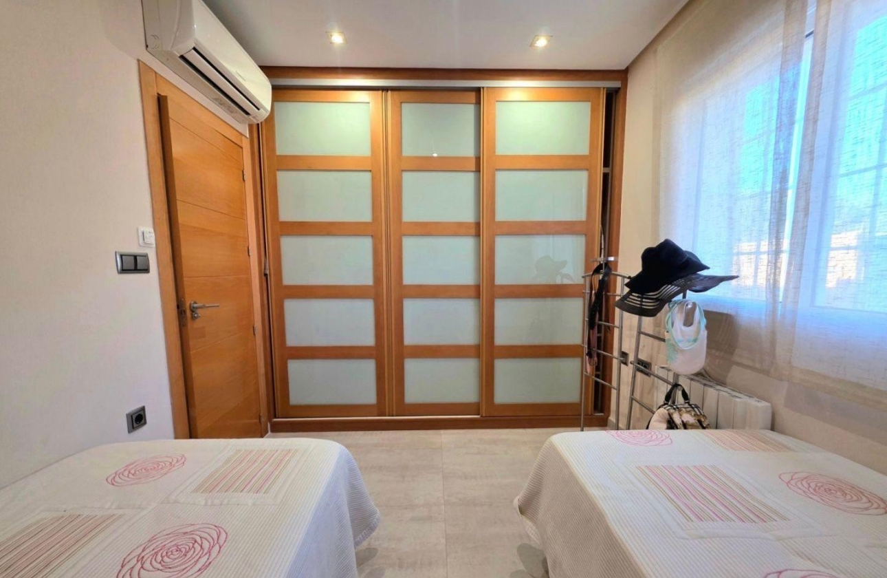 Rynek wtórny - Villa - Orihuela Costa - Campoamor