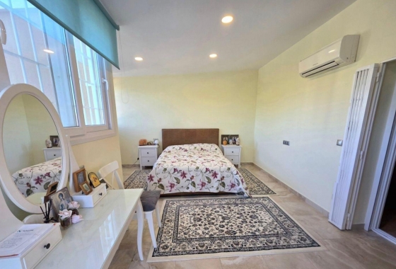 Rynek wtórny - Villa - Orihuela Costa - Campoamor