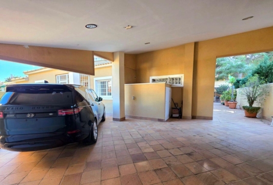 Rynek wtórny - Villa - Orihuela Costa - Campoamor