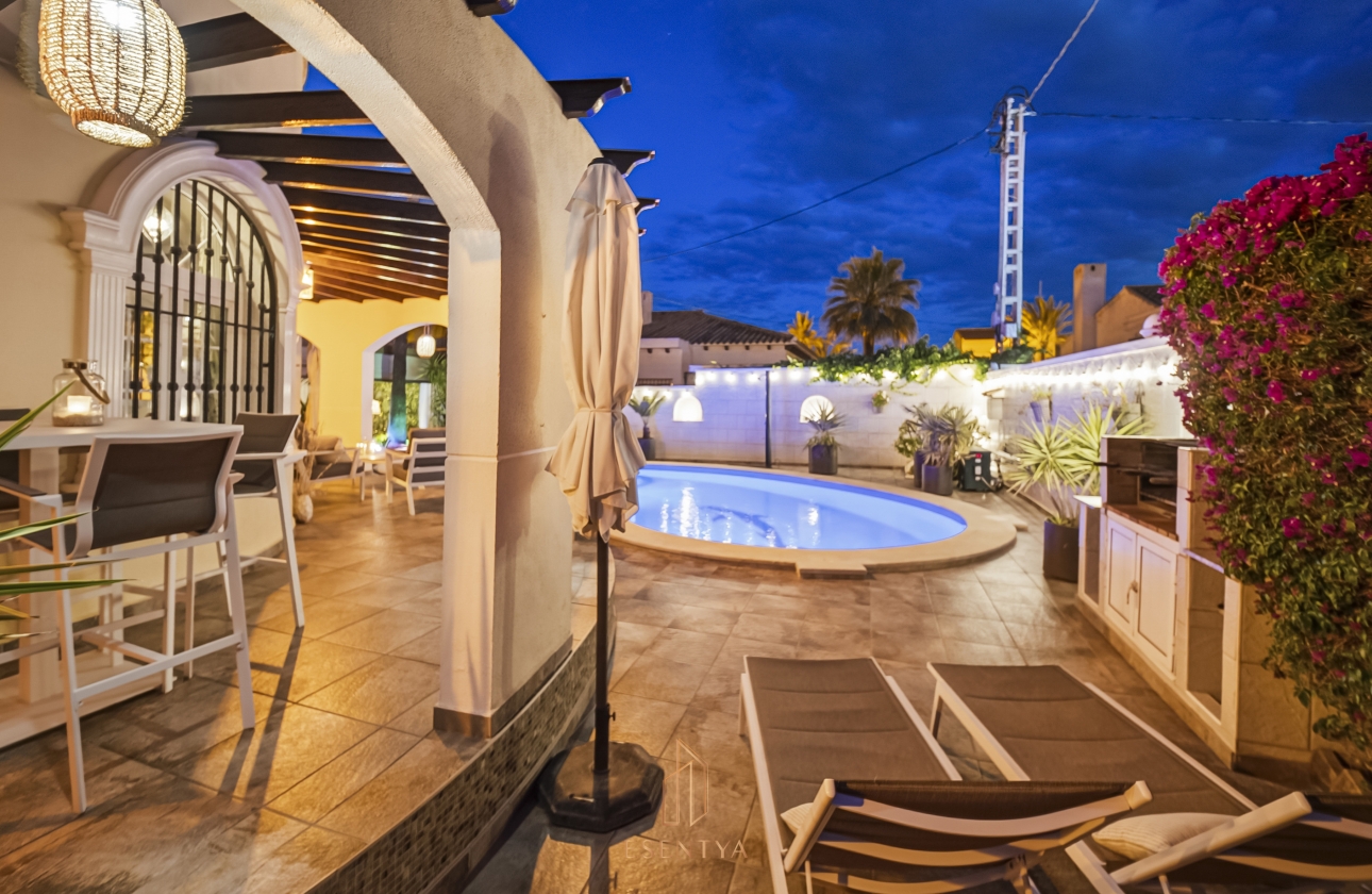 Rynek wtórny - Villa - Orihuela Costa - Cabo Roig