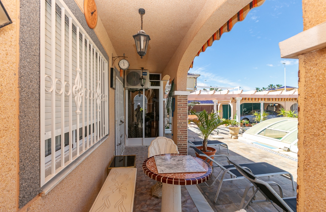 Rynek wtórny - Villa - Orihuela Costa - La Zenia