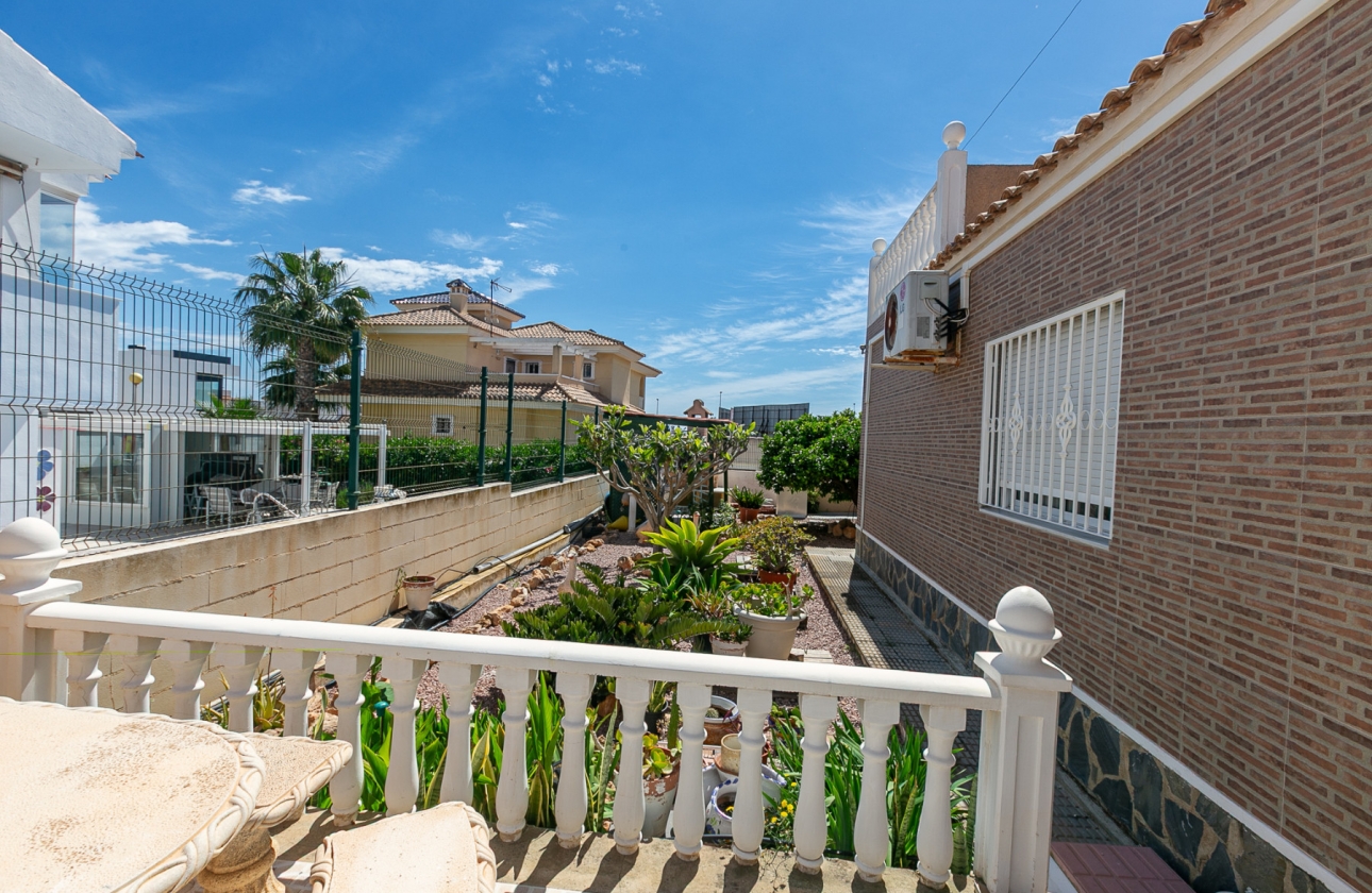 Rynek wtórny - Villa - Orihuela Costa - La Zenia