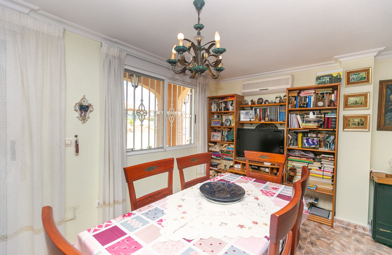 Rynek wtórny - Villa - Orihuela Costa - La Zenia