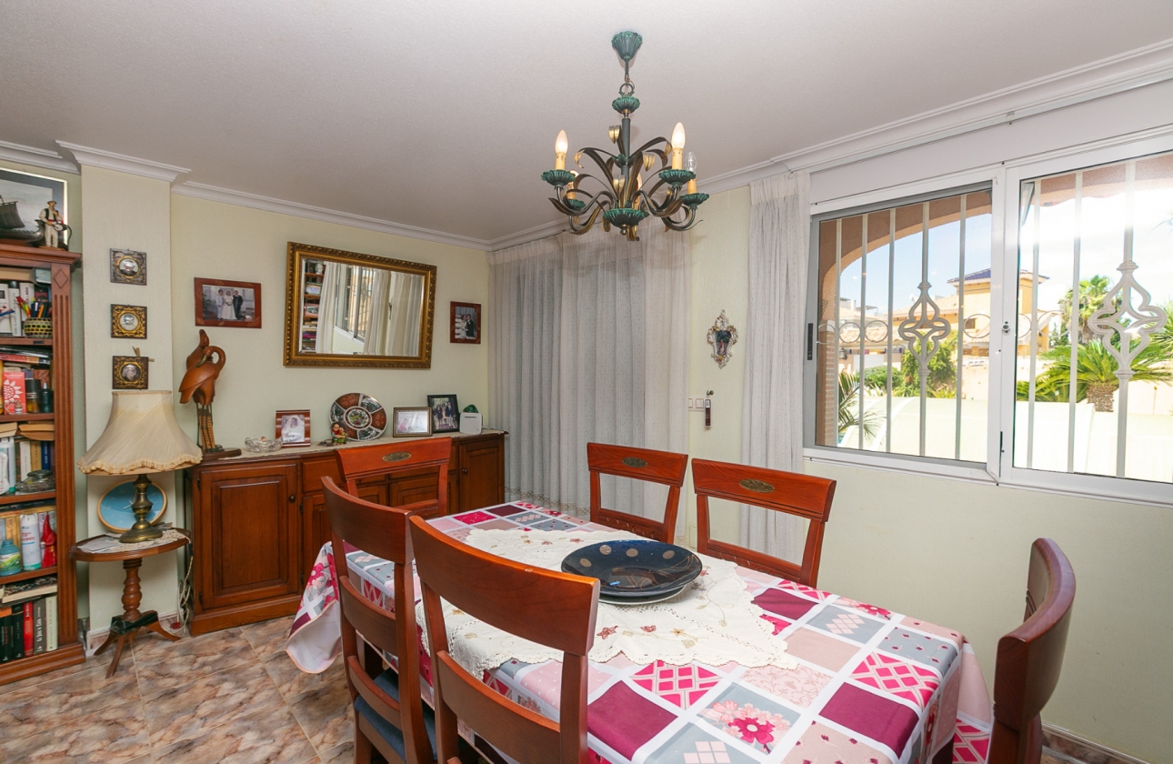 Rynek wtórny - Villa - Orihuela Costa - La Zenia