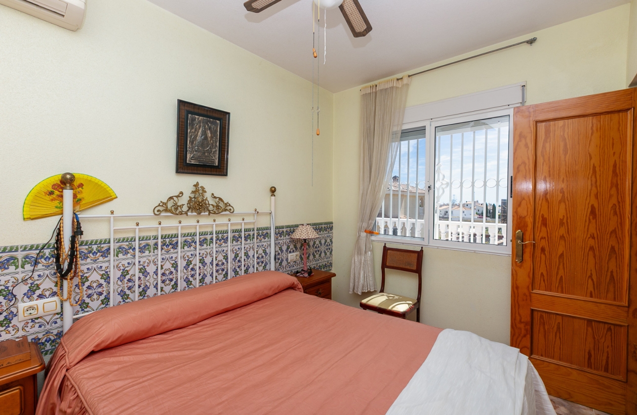 Rynek wtórny - Villa - Orihuela Costa - La Zenia