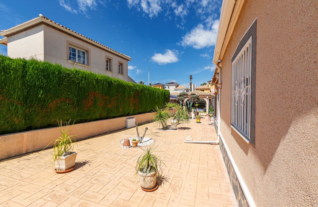 Rynek wtórny - Villa - Orihuela Costa - La Zenia