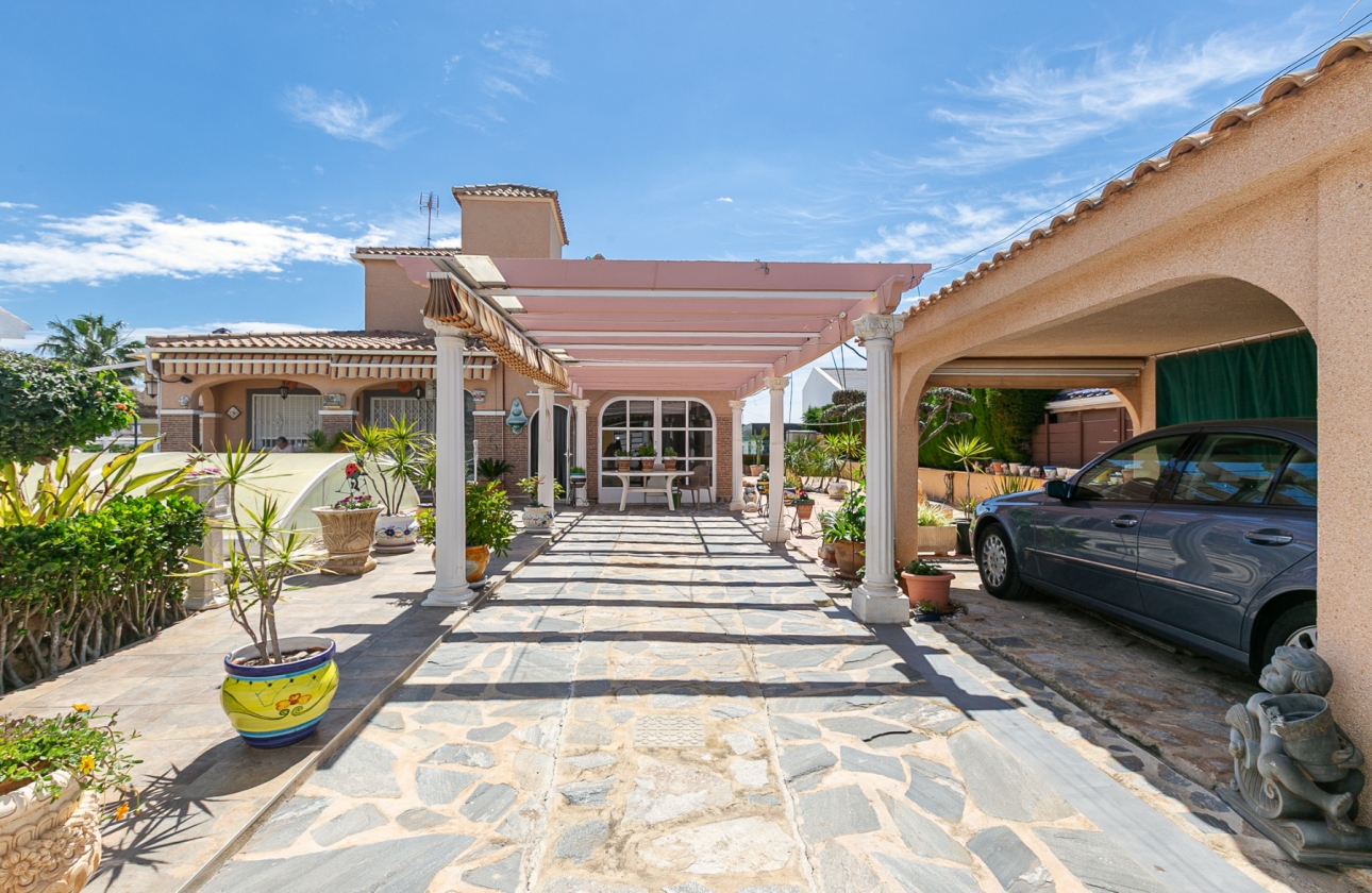 Rynek wtórny - Villa - Orihuela Costa - La Zenia