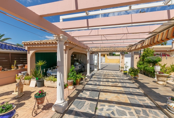 Rynek wtórny - Villa - Orihuela Costa - La Zenia