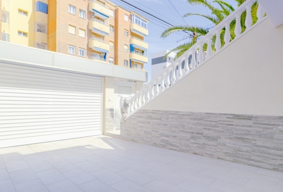 Rynek wtórny - Szeregowiec - Torrevieja - Punta Prima