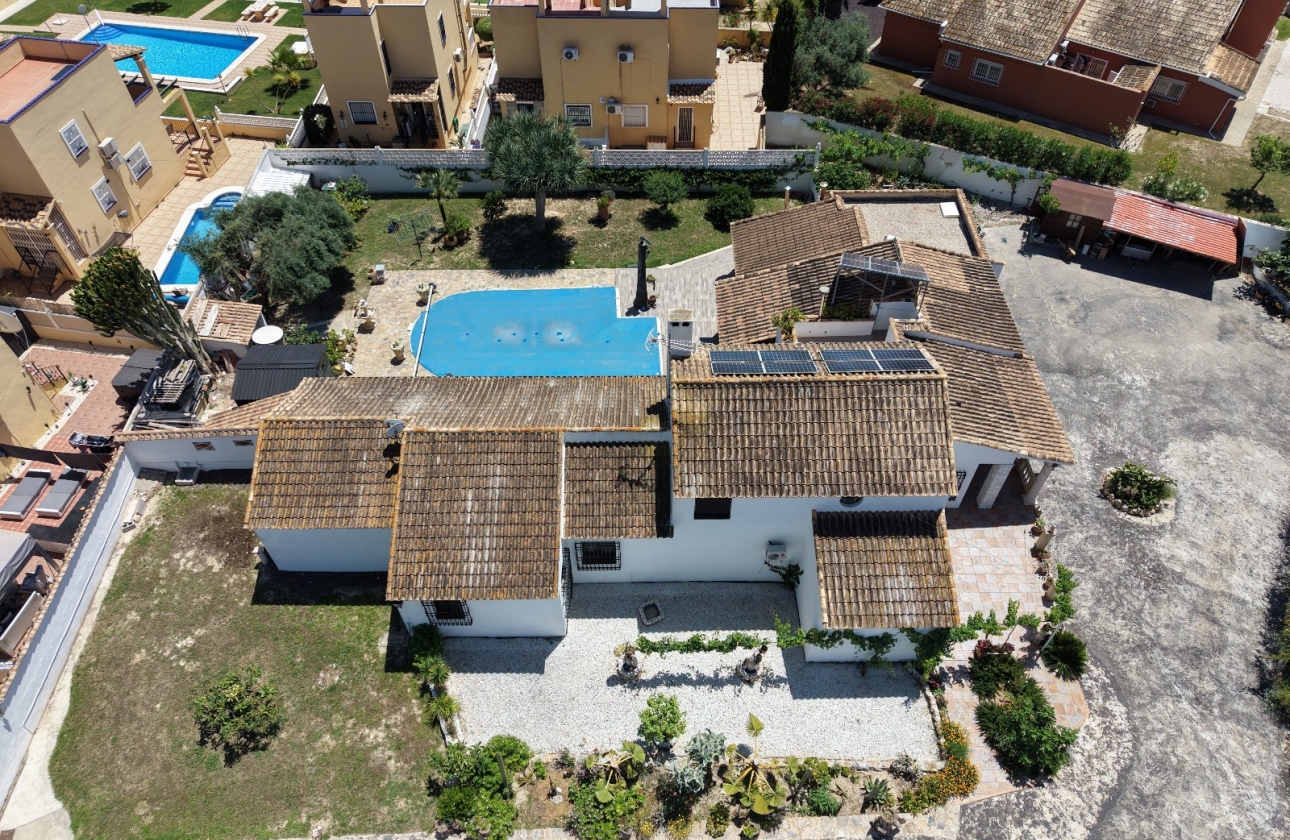 Resale - Villa - Orihuela Costa - Villamartin