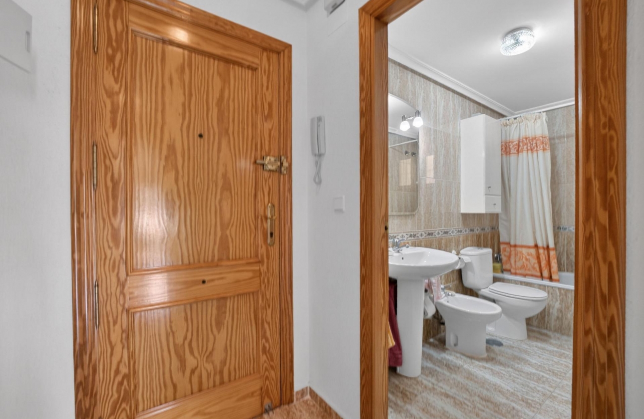 Reventa - Apartment - Torrevieja - Playa de los Locos