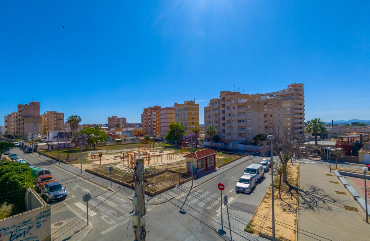 Rynek wtórny - Szeregowiec - Torrevieja - Nueva Torrevieja