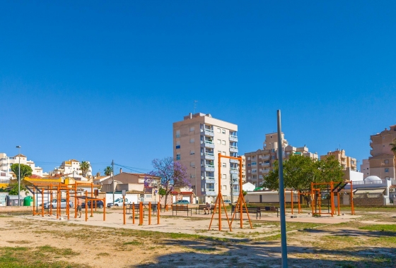 Rynek wtórny - Szeregowiec - Torrevieja - Nueva Torrevieja