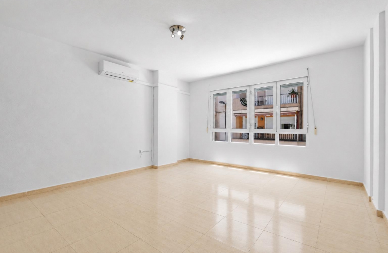 Rynek wtórny - Apartament - Torrevieja - Puerto Deportivo