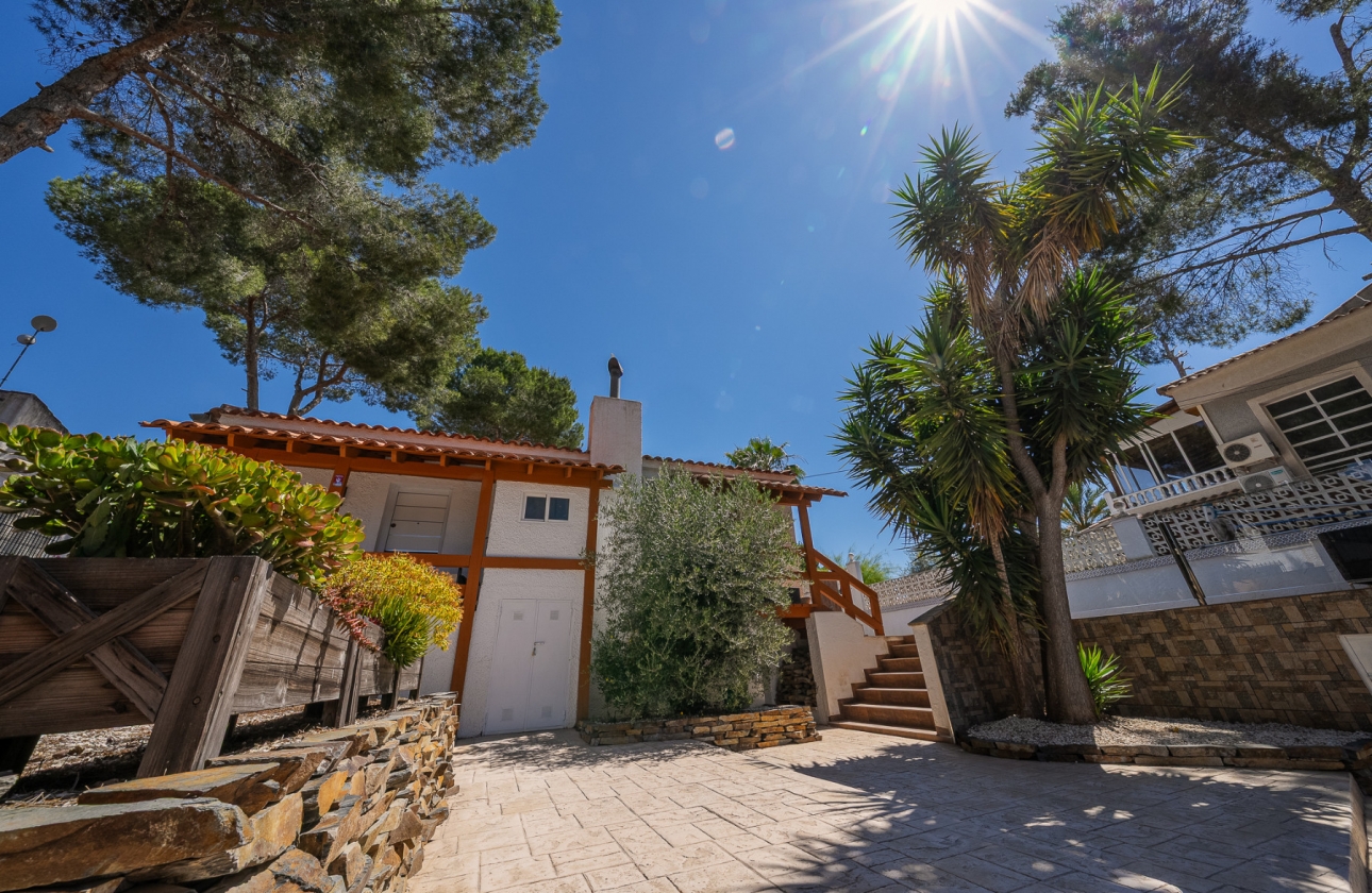 Resale - Villa - Pinar de Campoverde