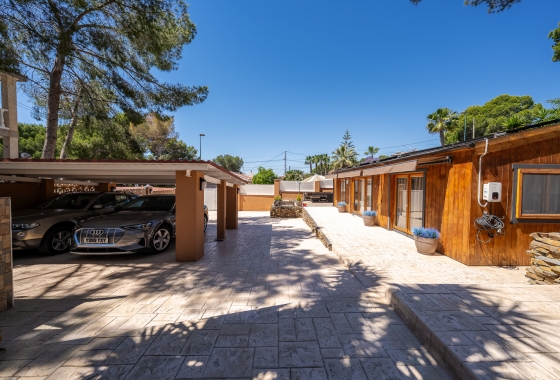Resale - Villa - Pinar de Campoverde