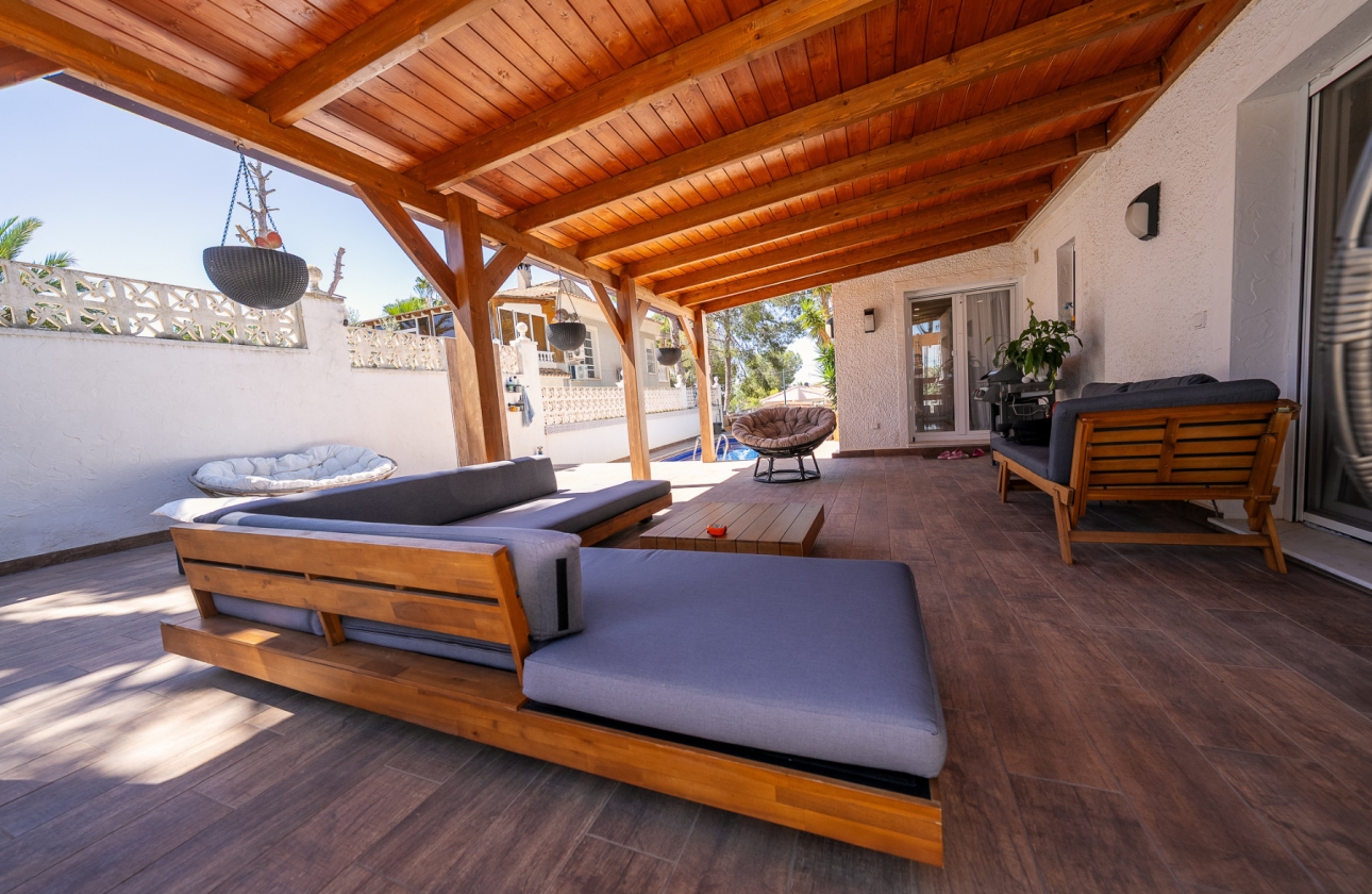 Resale - Villa - Pinar de Campoverde