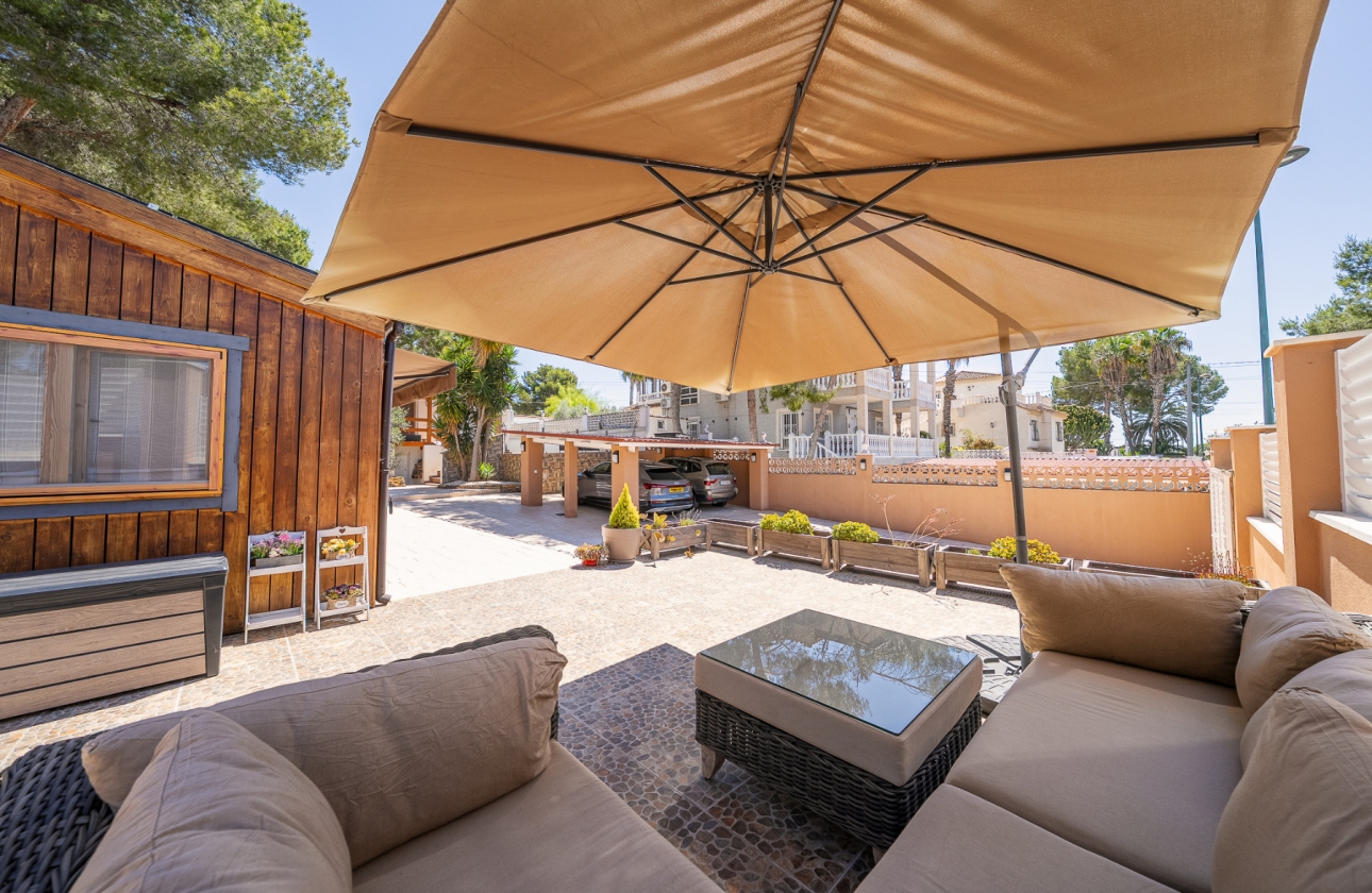Resale - Villa - Pinar de Campoverde