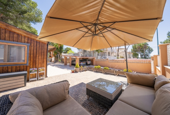 Resale - Villa - Pinar de Campoverde