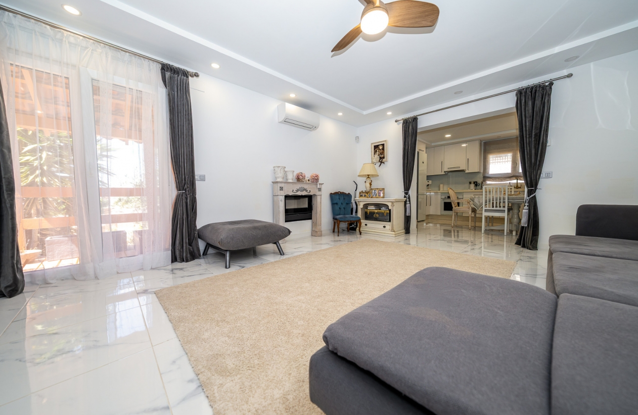 Resale - Villa - Pinar de Campoverde