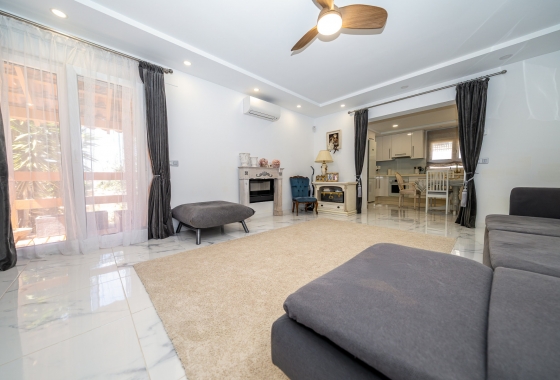 Resale - Villa - Pinar de Campoverde
