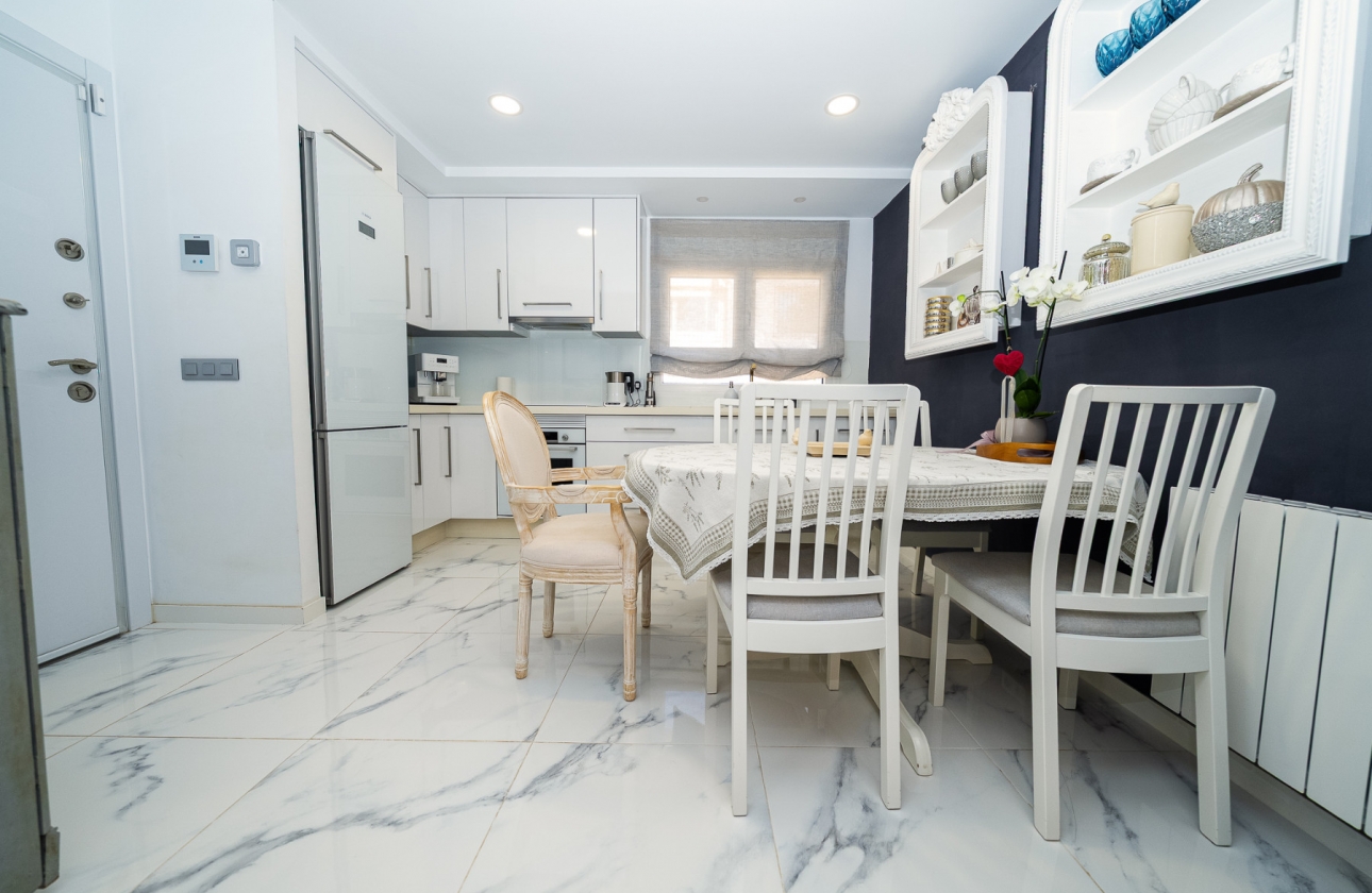 Resale - Villa - Pinar de Campoverde