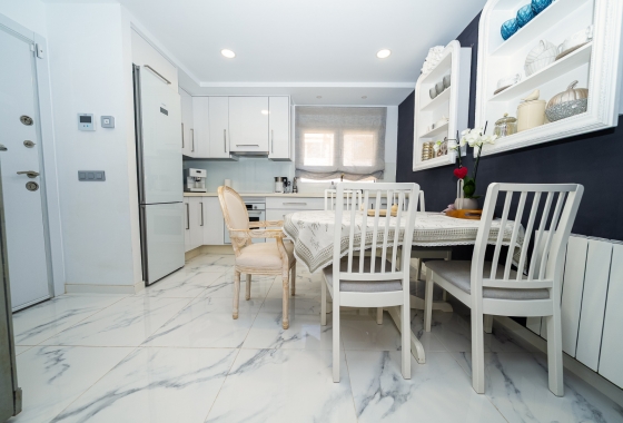 Resale - Villa - Pinar de Campoverde