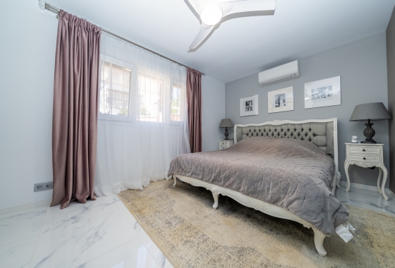 Resale - Villa - Pinar de Campoverde