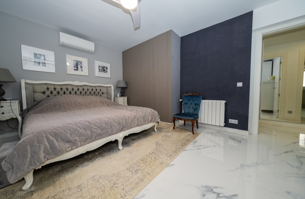 Resale - Villa - Pinar de Campoverde