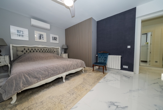 Resale - Villa - Pinar de Campoverde